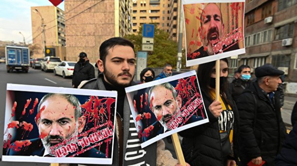&laquo;Плод больной фантазии политологов&raquo;. Сатановский о том, что на самом деле происходит в Армении