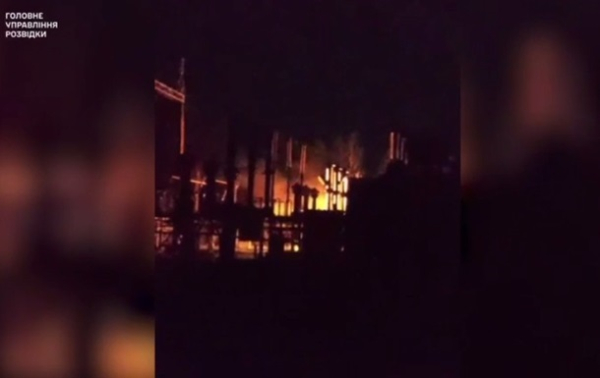 Под Брянском после удара БПЛА горит подстанция Под Брянском после удара БПЛА горит подстанция