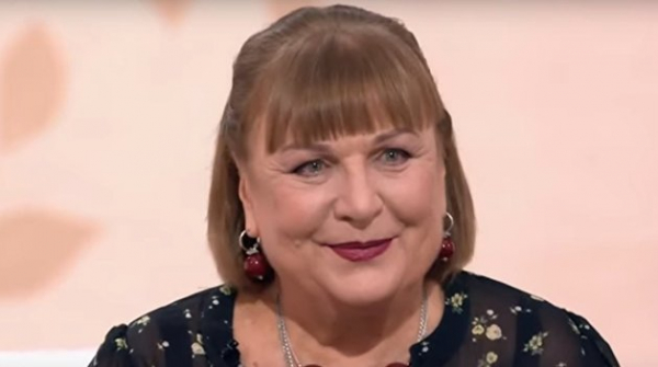 «Под Котовского»: актриса из «Сватов» показала поход на стрижку «Под Котовского»: актриса из «Сватов» показала поход на стрижку