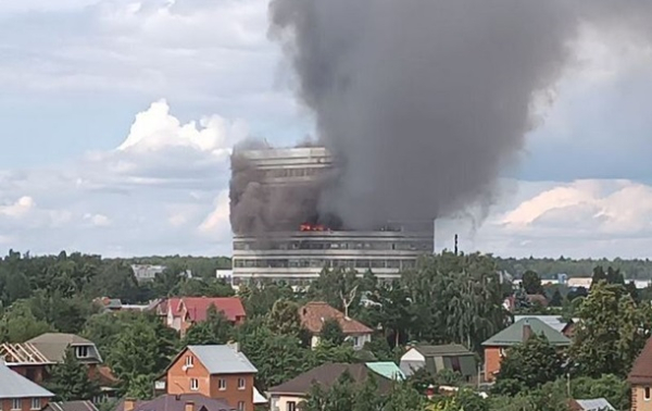 Под Москвой горит оборонный НИИ Под Москвой горит оборонный НИИ
