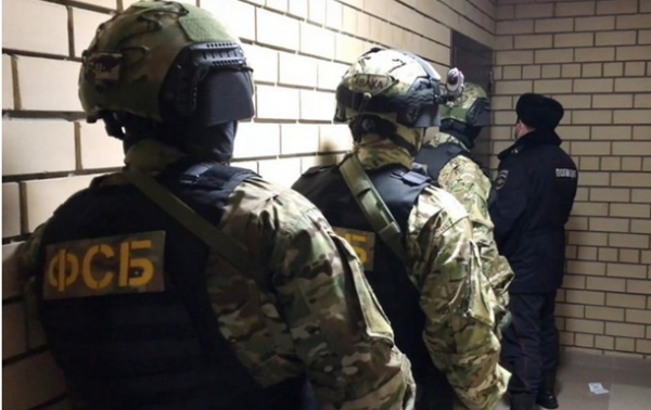 Под Москвой задержали таджика, обвиняемого в "шпионаже для СБУ" Под Москвой задержали таджика, обвиняемого в "шпионаже для СБУ"