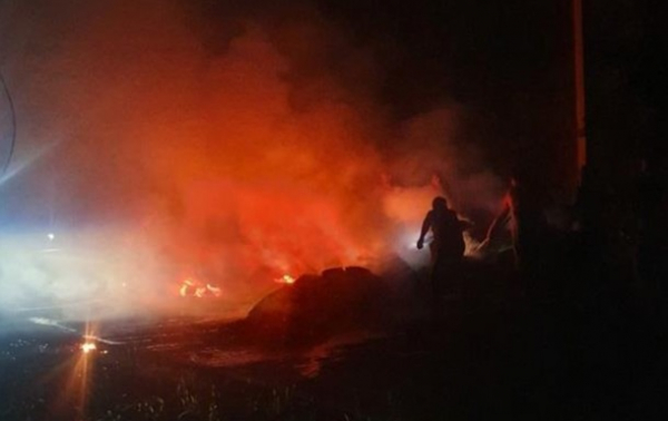 Под Таганрогом упал БпЛА, произошел пожар - соцсети Под Таганрогом упал БпЛА, произошел пожар - соцсети