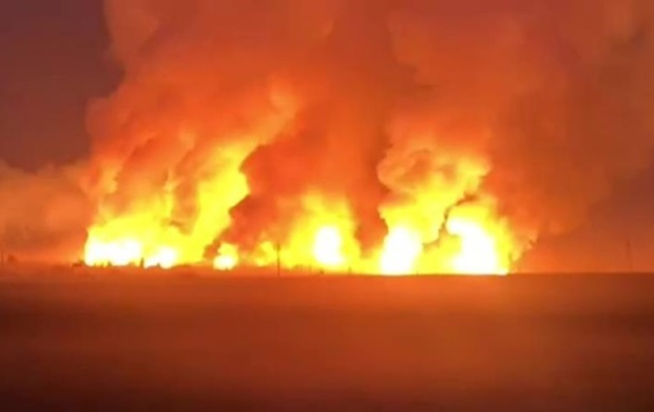 Под Воронежем масштабные пожары после атаки БПЛА Под Воронежем масштабные пожары после атаки БПЛА