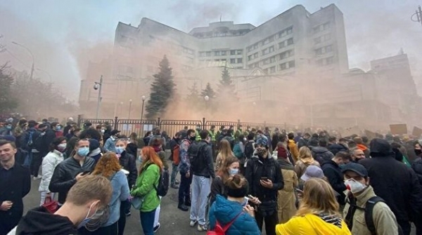 Поиски виновных среди непричастных. Что происходит вокруг КС Украины Поиски виновных среди непричастных. Что происходит вокруг КС Украины