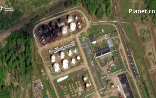 Появились фото последствий удара по нефтебазе в РФ Появились фото последствий удара по нефтебазе в РФ