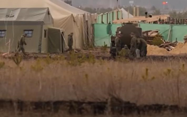 Появилось видео из военного лагеря РФ у Воронежа Появилось видео из военного лагеря РФ у Воронежа