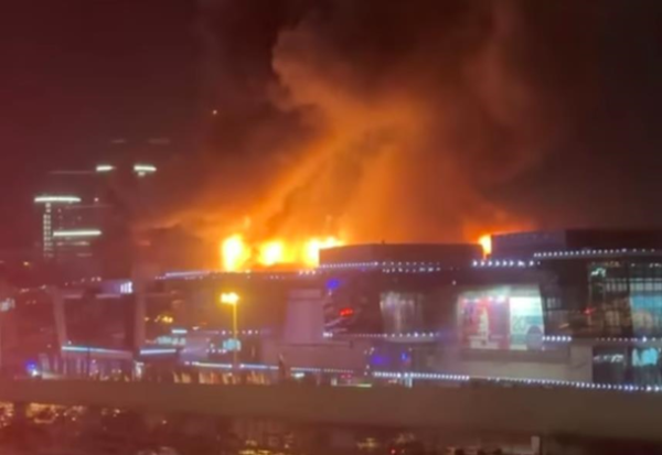 Появилось видео расстрела людей в ТЦ под Москвой Появилось видео расстрела людей в ТЦ под Москвой