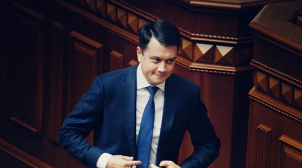 Политолог объяснил, чем Разумков отличается от остальных кандидатов в Раду Политолог объяснил, чем Разумков отличается от остальных кандидатов в Раду