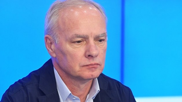 Политолог объяснил, зачем Офис Зеленского &laquo;выбивает&raquo; ОПЗЖ