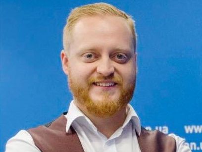 
                    Политтехнолог Охотин: Бюджет недополучает налоги, а конвертцентры возвращаются. Что происходит?                