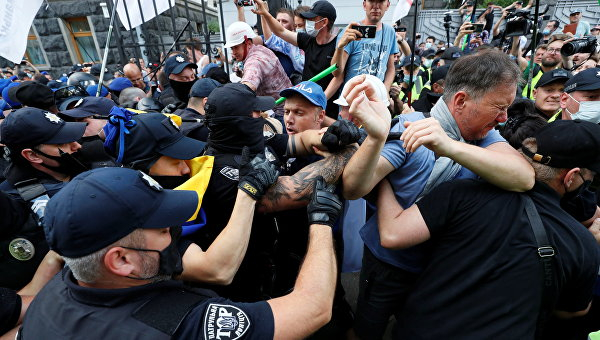 «Полным шагом идём к диктатуре». Как ФОПы пытались достучаться до Зеленского «Полным шагом идём к диктатуре». Как ФОПы пытались достучаться до Зеленского