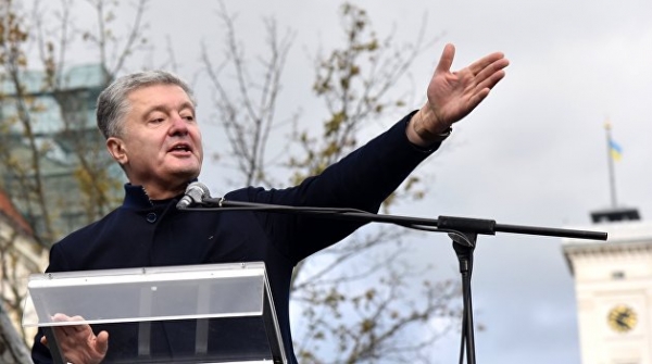 Порошенко срочно обратился к властям Львова Порошенко срочно обратился к властям Львова