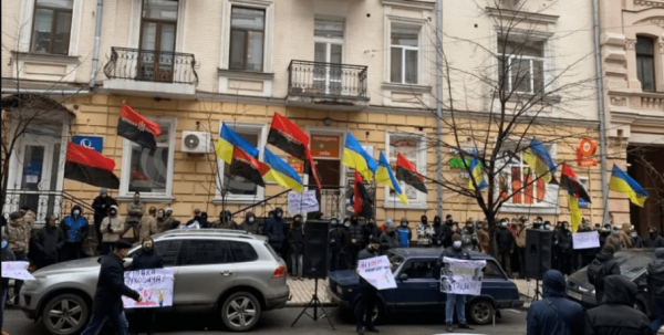 "Правый сектор" давит на Минюст, подыгрывая рейдерам Молчановой, Туменаса и Тищенко, – СМИ
"Правый сектор" давит на Минюст, подыгрывая рейдерам Молчановой, Туменаса и Тищенко, – СМИ