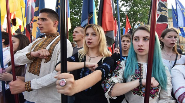 Президент против радикалов. Зеленский зачищает «улицу», националисты выдвинули требования Президент против радикалов. Зеленский зачищает «улицу», националисты выдвинули требования