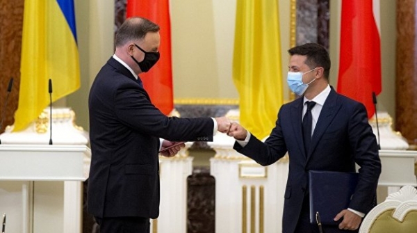 Приватизировать украинские активы за российские деньги: зачем президент Польши прилетел на Украину Приватизировать украинские активы за российские деньги: зачем президент Польши прилетел на Украину