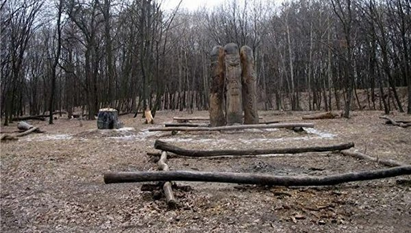 Призрак полковника, светящаяся поляна и бездонное озеро: загадочные места Украины Призрак полковника, светящаяся поляна и бездонное озеро: загадочные места Украины