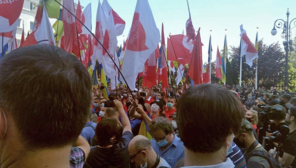 Протесты в Киеве. «Немой президент — не мой президент» Протесты в Киеве. «Немой президент — не мой президент»