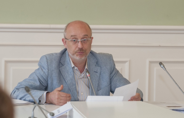 Пункт постановления о проведении местных выборов противоречит минским соглашениям, - Резников
Пункт постановления о проведении местных выборов противоречит минским соглашениям, - Резников