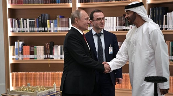 Путин и наследный принц Абу-Даби обсудили урегулирование в Ливии Путин и наследный принц Абу-Даби обсудили урегулирование в Ливии