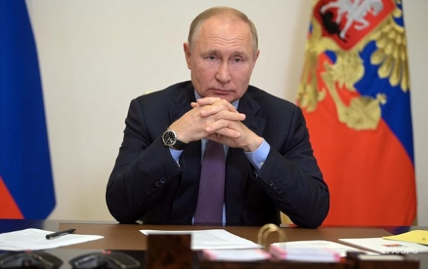 Путин на самоизоляции. Что происходит в КремлеСюжет Путин на самоизоляции. Что происходит в КремлеСюжет