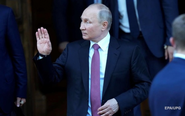 Путин наложил вето на закон об ответственности СМИ за фейки Путин наложил вето на закон об ответственности СМИ за фейки