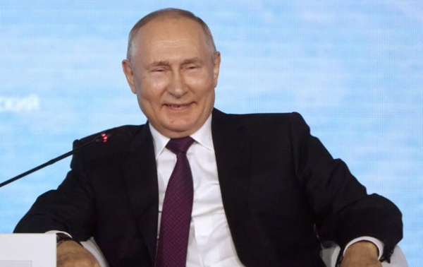 Путин объявил о "восстановлении" экономики России Путин объявил о "восстановлении" экономики России