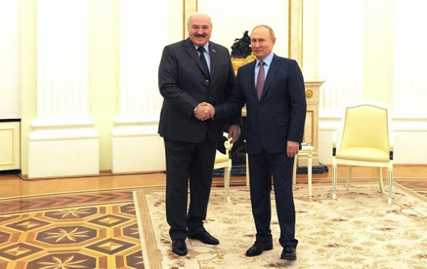 Путин похвалил Лукашенко за "серьезное продвижение" Союзного государства Путин похвалил Лукашенко за "серьезное продвижение" Союзного государства