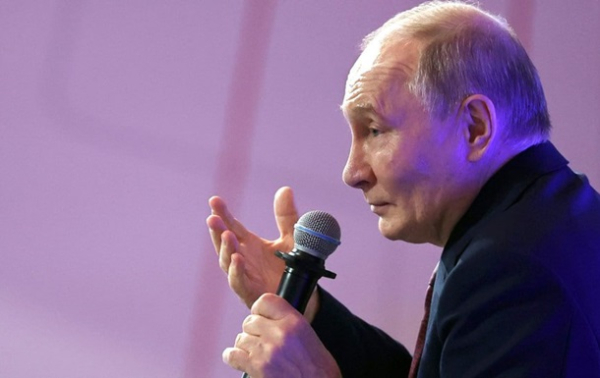 Путин приказал разработать схему повышения налогов для россиян Путин приказал разработать схему повышения налогов для россиян