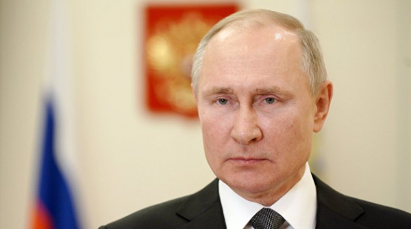 Путин призвал к поиску компромиссов в отношениях с США Путин призвал к поиску компромиссов в отношениях с США