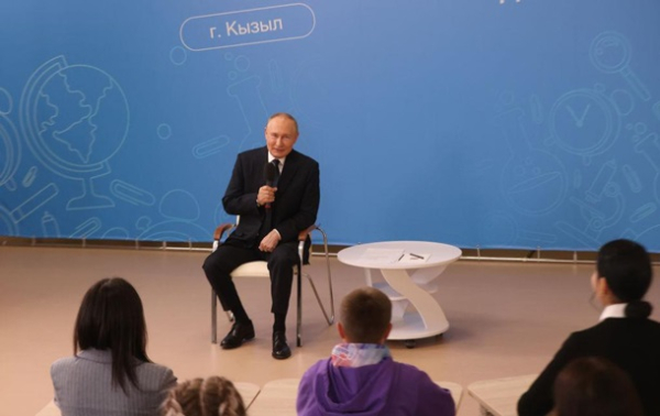Путин рассказал детям о "бандитах" на Курщине Путин рассказал детям о "бандитах" на Курщине