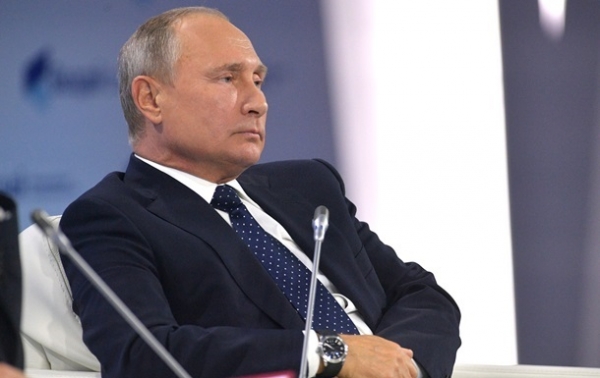 Путин утверждает, что лично просил отпустить Навального в Берлин Путин утверждает, что лично просил отпустить Навального в Берлин