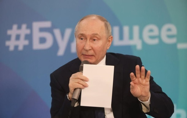 Путин ввел должности политруков в госучреждениях России - СМИ Путин ввел должности политруков в госучреждениях России - СМИ