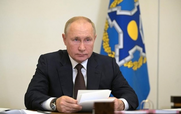 Путин заявил о десятках больных коронавирусом в своем окружении Путин заявил о десятках больных коронавирусом в своем окружении