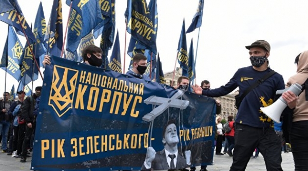 Радикалы показали силу. Эксперты о протестах Порошенко Радикалы показали силу. Эксперты о протестах Порошенко