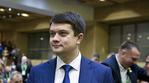 Разумков &laquo;переманил к себе&raquo; депутатов Зеленского и Тимошенко