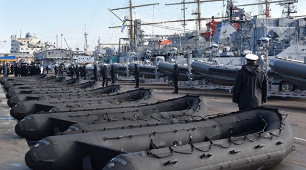 Резиновые изделия вместо ракетного крейсера Резиновые изделия вместо ракетного крейсера