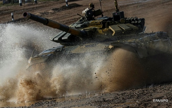 РФ начинает военные маневры возле границы Украины РФ начинает военные маневры возле границы Украины