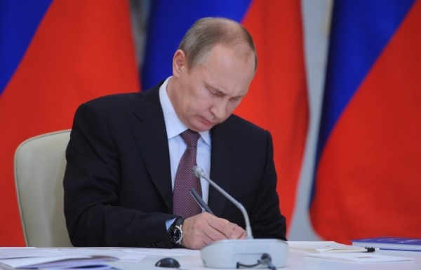 
                    Россия продлила контрсанкции в отношении нескольких стран, в том числе Украины                