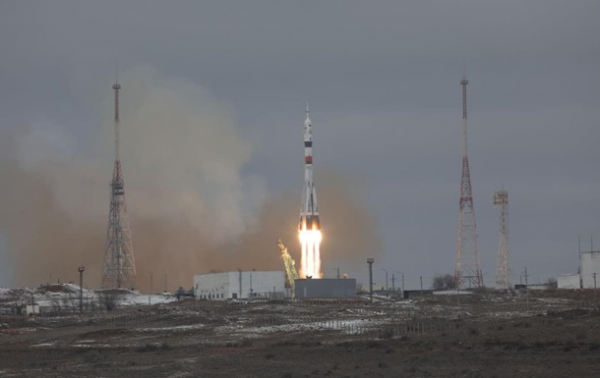 Россия запустила ракету Союз с туристами на МКС Россия запустила ракету Союз с туристами на МКС