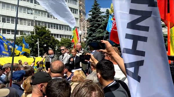 Рынок земли: политики грозят вывести народ на площадь