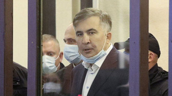 Саакашвили прекратил акцию протеста и согласился на лечение