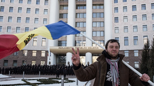 Сегодня Молдавия выбирает президента и решает, куда двигаться дальше - на Запад или Восток Сегодня Молдавия выбирает президента и решает, куда двигаться дальше - на Запад или Восток