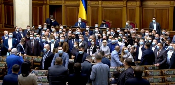 Сегодня Рада не будет рассматривать законопроект Зеленского об увольнении судей КСУ, - нардеп
Сегодня Рада не будет рассматривать законопроект Зеленского об увольнении судей КСУ, - нардеп