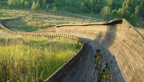 Секретные тоннели, кладбище кранов, таинственная лаборатория: достопримечательности Киева, о которых вы не знали Секретные тоннели, кладбище кранов, таинственная лаборатория: достопримечательности Киева, о которых вы не знали