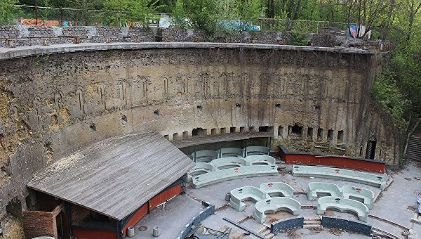Секретные тоннели, кладбище кранов, таинственная лаборатория: достопримечательности Киева, о которых вы не знали Секретные тоннели, кладбище кранов, таинственная лаборатория: достопримечательности Киева, о которых вы не знали