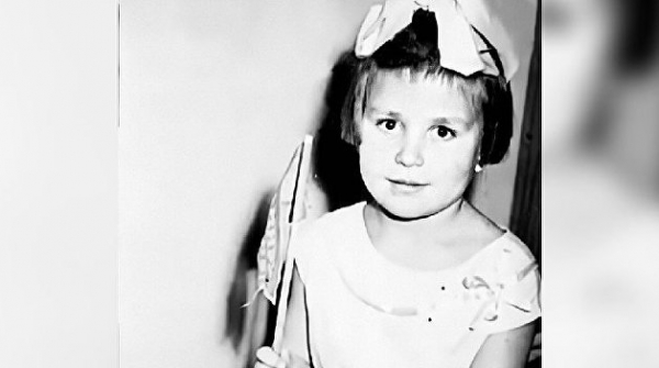 Шампанское Пельтцер и брак с внуком Маяковского: Татьяне Кравченко — 68 лет Шампанское Пельтцер и брак с внуком Маяковского: Татьяне Кравченко — 68 лет