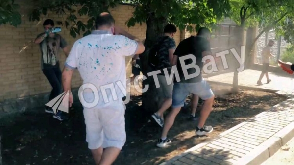
                    Шарий заявил, что "Нацкорпус" напал на дом главы штаба его партии в Харькове                