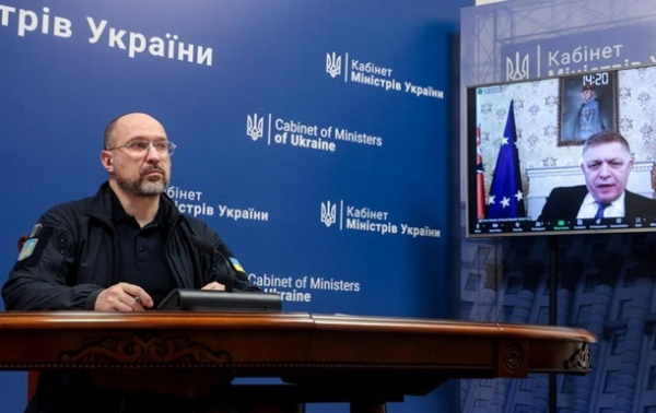 Шмыгаль рассказал о переговорах с Фицо по поводу нефти Лукойла Шмыгаль рассказал о переговорах с Фицо по поводу нефти Лукойла