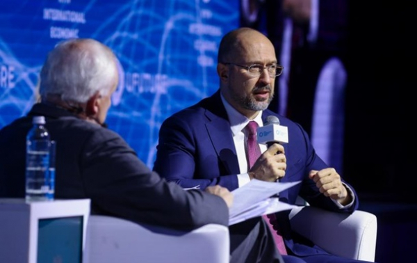 Шмыгаль рассказал о строительстве первого автобана в Украине Шмыгаль рассказал о строительстве первого автобана в Украине