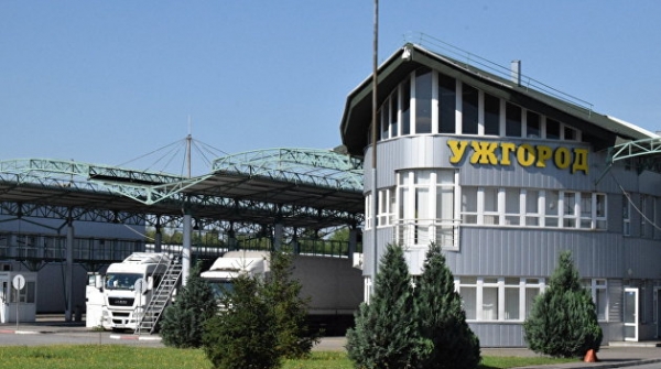 Словакия закрывает границу с Украиной из-за COVID-19 Словакия закрывает границу с Украиной из-за COVID-19